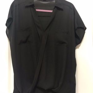 Vince Camuto Black Hi/Lo Hem  Pullover Camp Shirt, Front Bubble Hem Size 10